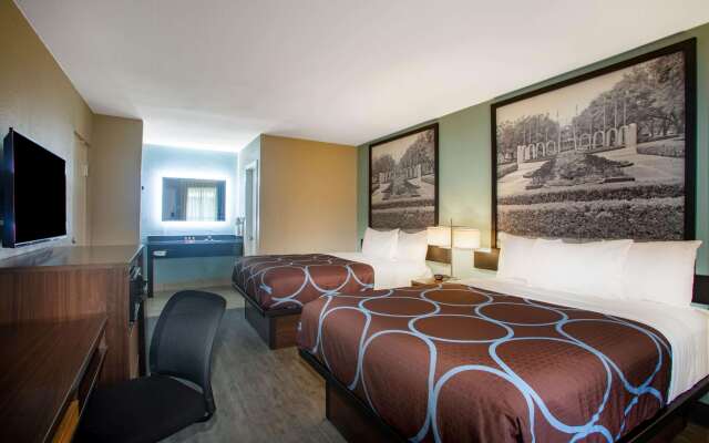 Super 8 by Wyndham Mobile I-65