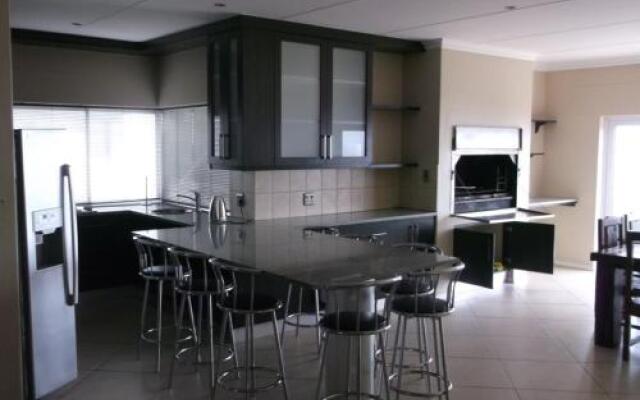 Luxurious house on Pinnacle Point Estate