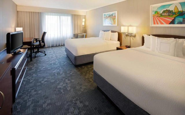 Courtyard by Marriott Grand Rapids Airport