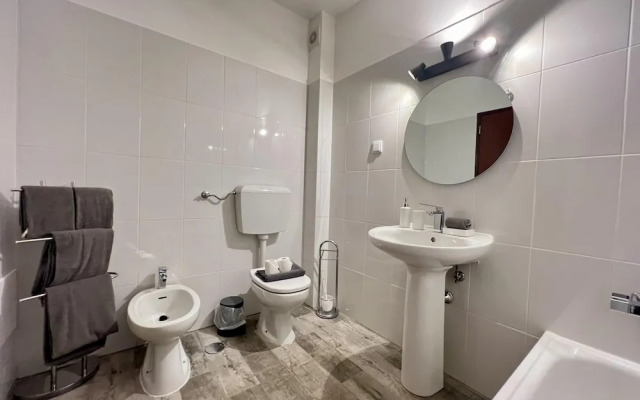 Albufeira Central 10 by Homing