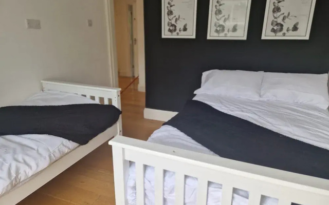 NEW! Grimsby Central, Spacious, 2 Bedrooms