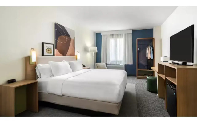 Spark by Hilton Glendive