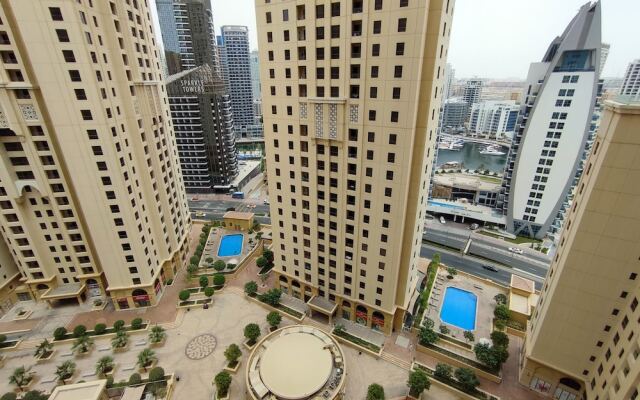 Whitesage - Magnificent Waterfront Apt, Steps From the Beach