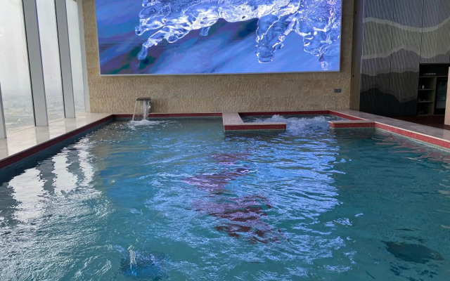 The Bentley Luxury Hotel and Suites