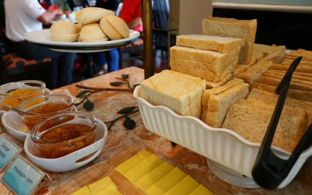 Oxford Suites Makati