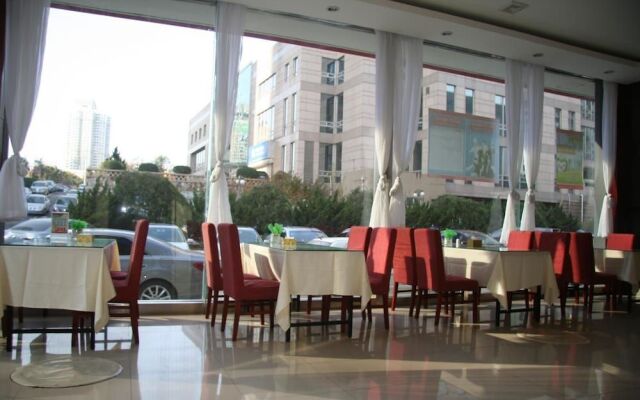 Hanting Hotel Qingdao May Fourth Square