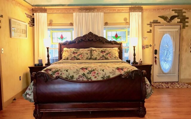 The Old Liberty Schoolhouse B&B