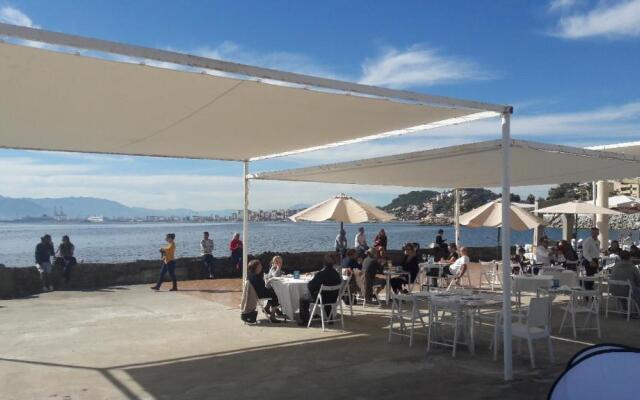 Private townhouse with roof terrace close to the beach