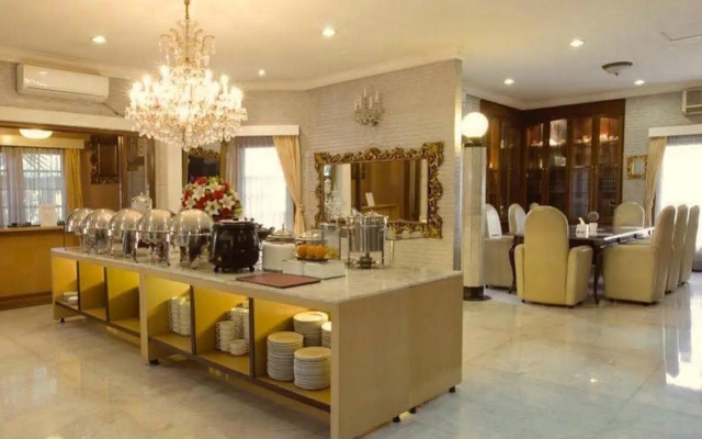 Arimbi Pejaten Suites