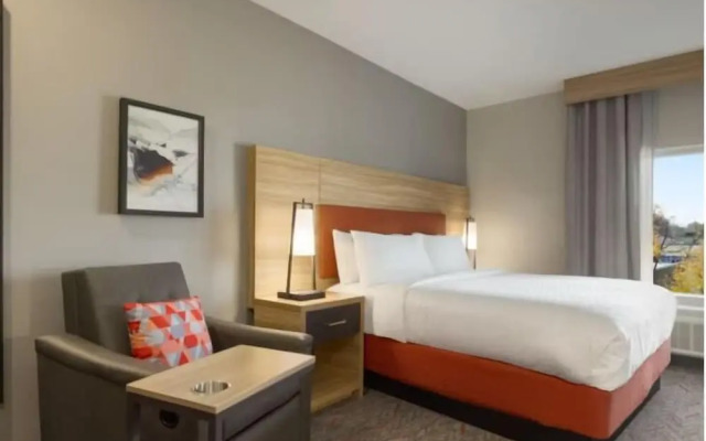 Candlewood Suites Pittston by IHG