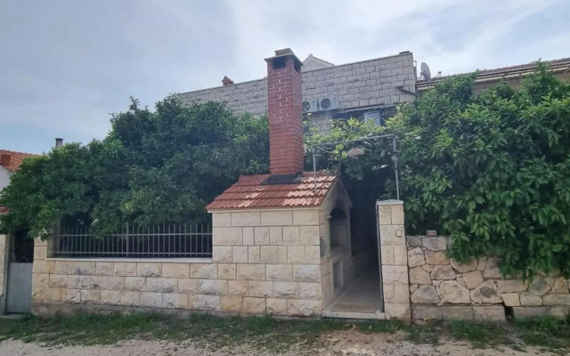 Apartments and rooms with parking space Supetar, Brac - 5658