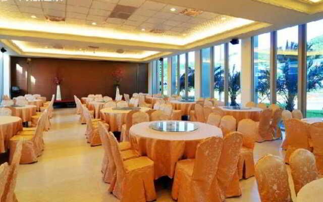 Hotel Jinshan Sakura Bay Spring Report