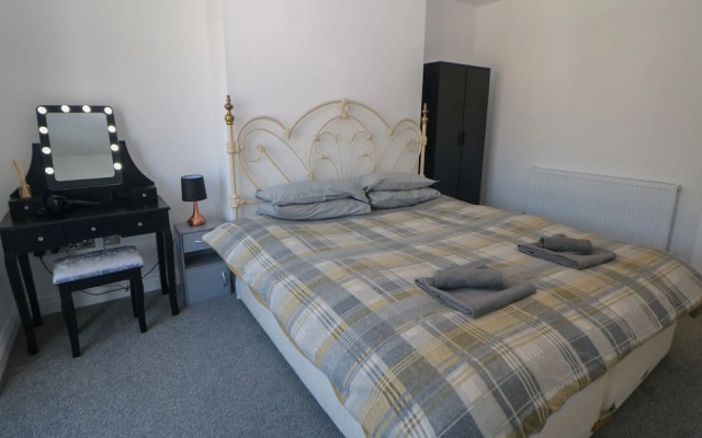 Flat 2 Englehurst Mews
