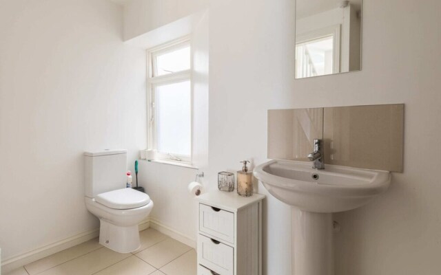 Bright & Quirky 3BD Home - Wellington Terrace!
