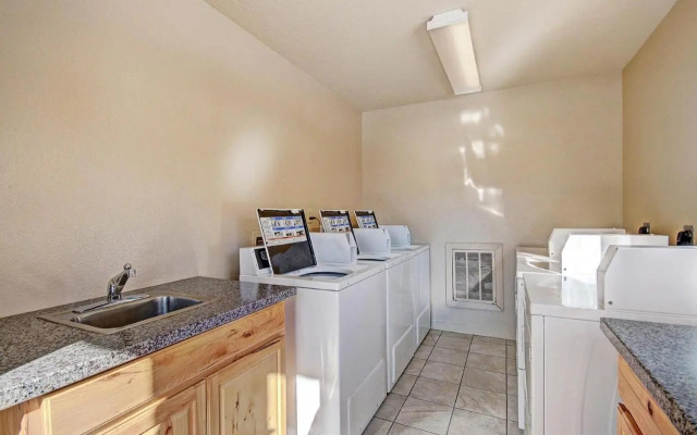 1633 Quicksilver Condo