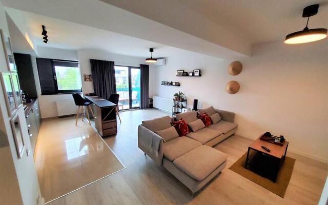 Sunny 1BR Apt in Central Pipera