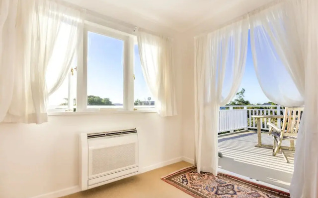 3 Bedroom Family Home With Harbour Views in Westmere