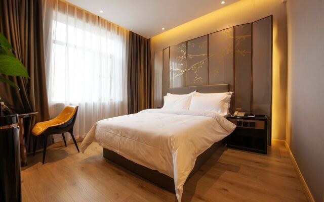 Metropolo Lujiazui Jinqiao Garden Hotel
