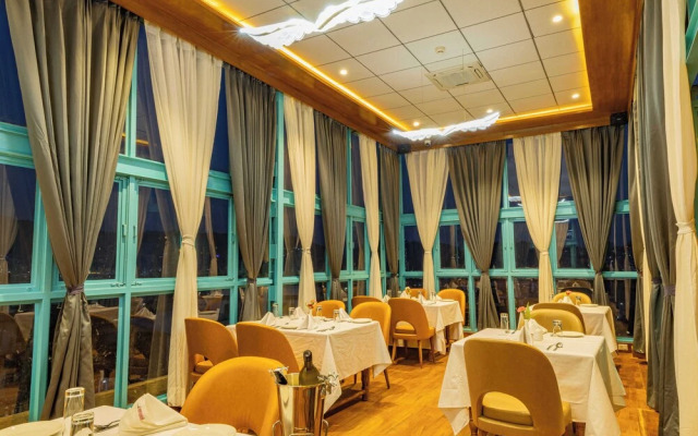 Mhendo Hotel & Studio Suites