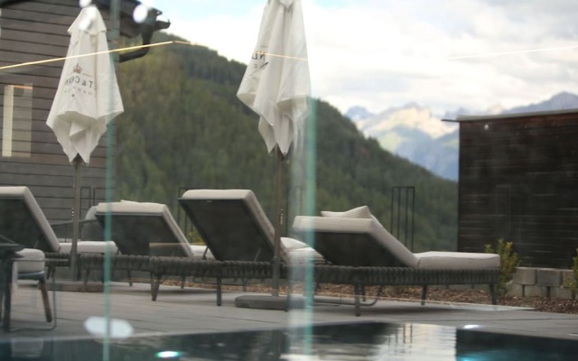 Arpuria l hidden luxury mountain home | Adults friendly
