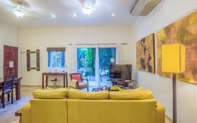 Magic, 1 block from Mamitas Beach by Tripintravel