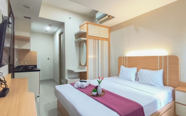 Comfy Modern Look Studio Room At Apartment Grand Dharmahusada Lagoon – Guest Rooms – Surabaya