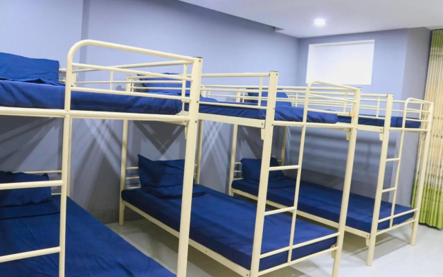 Ba Sao Hotel - Hostel