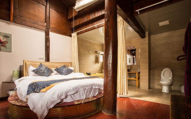 Travel Around the World Inn