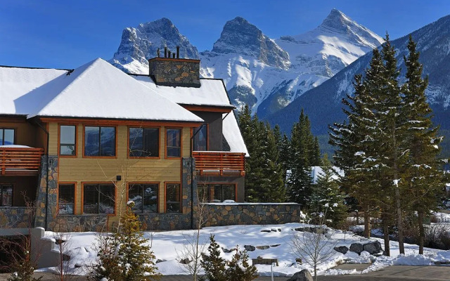 Rundle Cliffs Lodge by Spring Creek Vacation