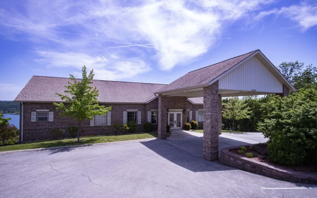 Afternoon Delight 2 Bedroom Condo by Redawning