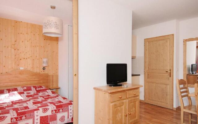 Rustic apartment with dishwasher, located in Valmeinie