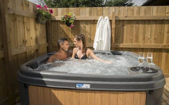 Goldcrest 3 Hot Tub