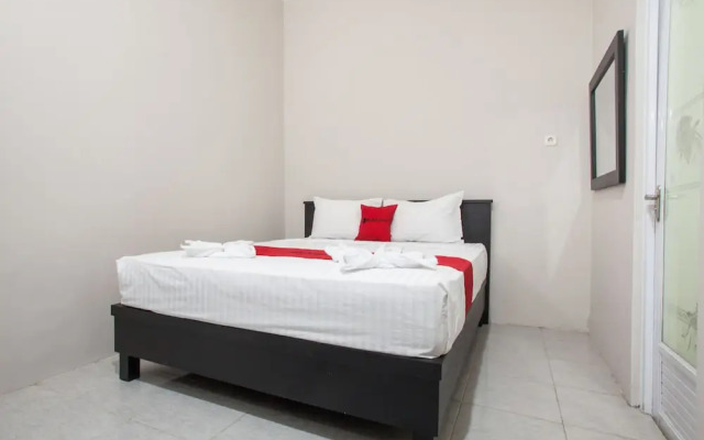 RedDoorz Plus near Banyuwangi Airport