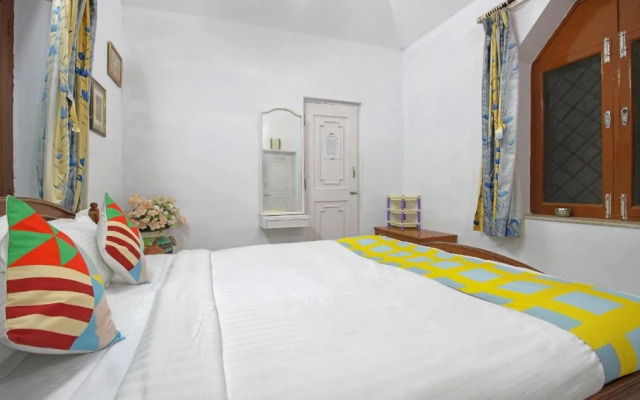 Thakore House By OYO Rooms