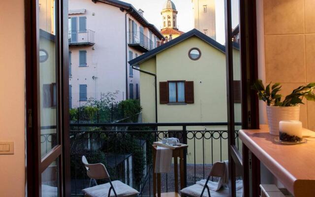 ALTIDO Lively 2 bedroom Apt with Parking close to Como