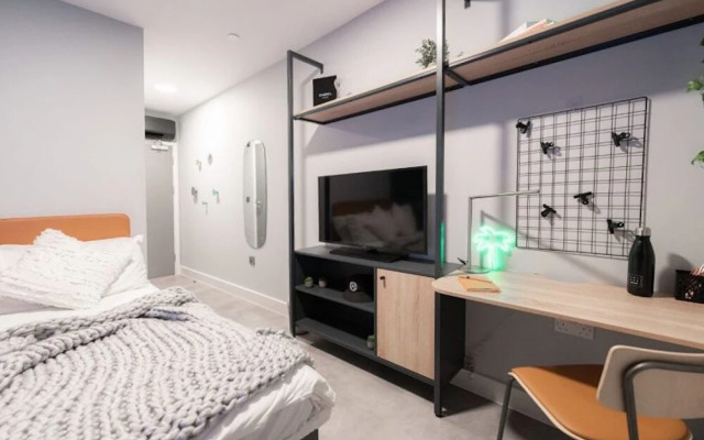 Comfortable Ensuite rooms - GUILDFORD - Campus Accommodation