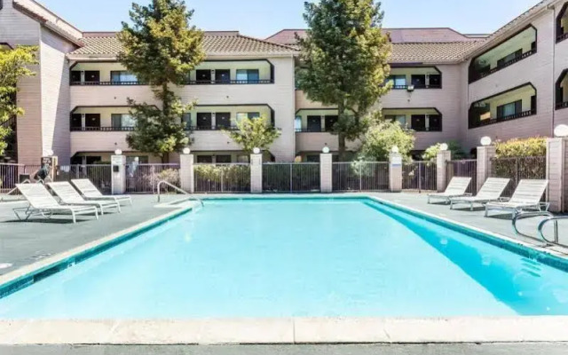 Ramada Vallejo/napa Valley Area