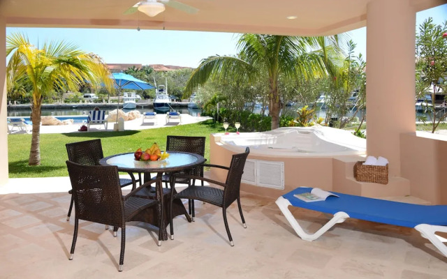 Porto Bello Gran Marina by GuruHotel