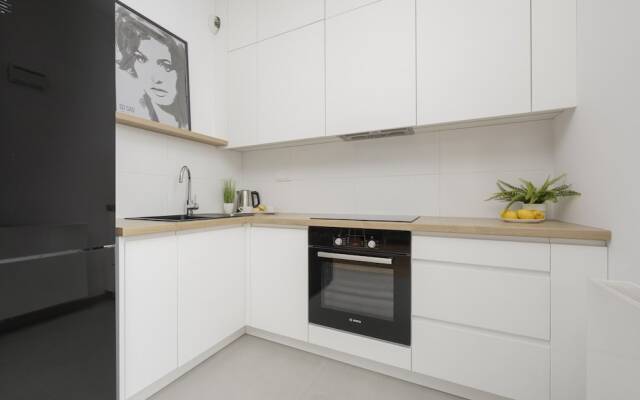 Bobrowiecka Modern Apartment by Renters