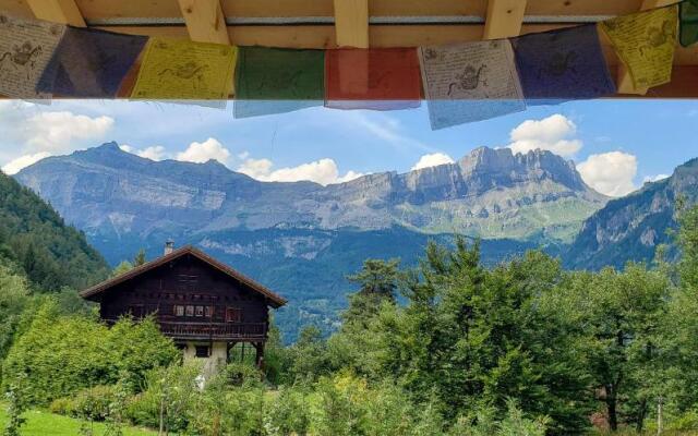 Chalet L'Oratoire with huge garden