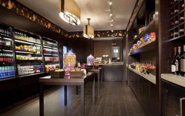 Crowne Plaza Atlanta Perimeter at Ravinia by IHG