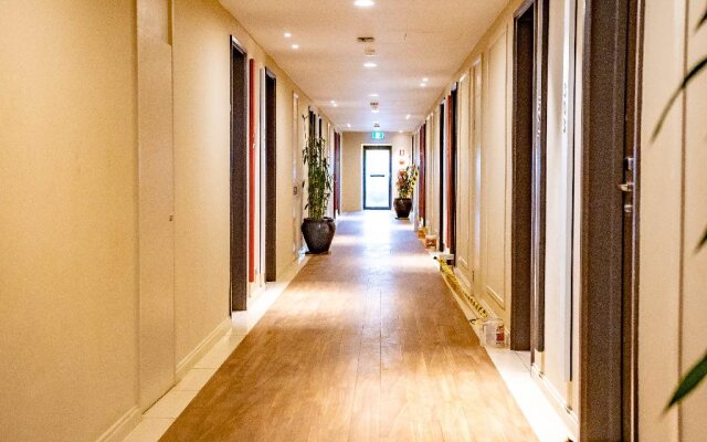 Highlander Hotel
