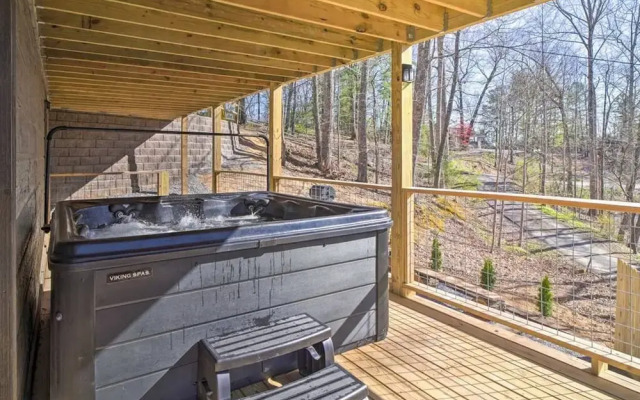 Sevierville Fun Games Hot Tub
