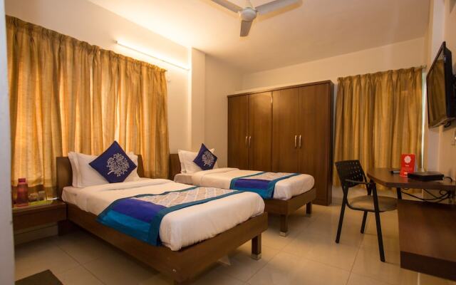 OYO 10934 Hotel Eminent
