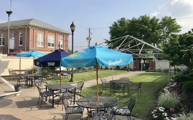 Waynebrook Inn, Est 1865