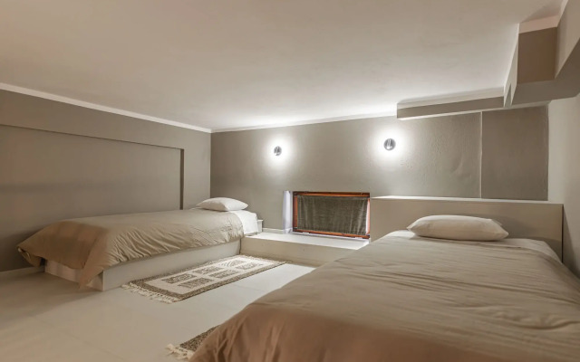 Ef Zin Studios & Suites