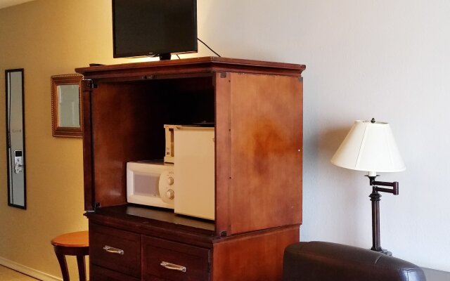 Travelodge by Wyndham Watertown