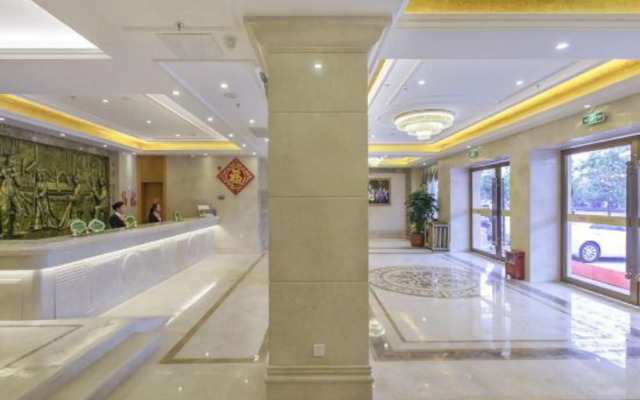 Vienna Hotel (Jieyang Rongcheng Jinxian Gate Tower)