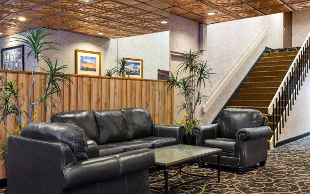 Super 8 by Wyndham Fallon