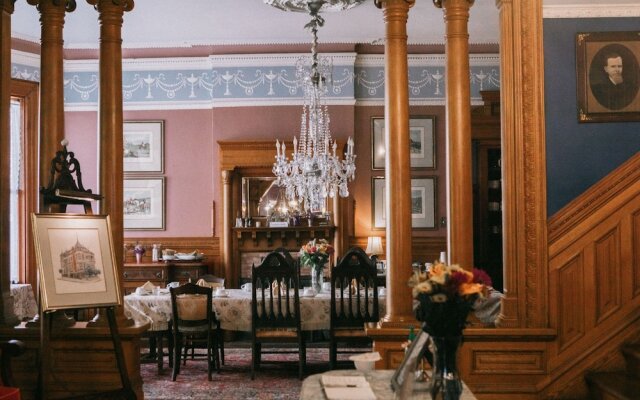 Chateau Tivoli Bed and Breakfast